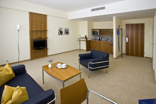 starlight_suite_with_kitchen_512