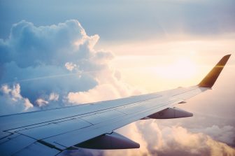 Patru companii aeriene vor relua zborurile spre Romania de la inceputul lunii iunie