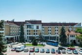 Proprietarii Cramei Jelna și un antreprenor maramureșean au cumpărat Hotelul Coroana de Aur din Bistrița