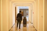 Impactul agenților de IA în industria hotelieră